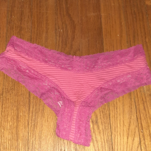 VS cheeky panties - Picture 3 of 7